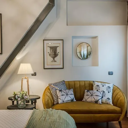 Tuscan Charm In The Heart Of Lucca *