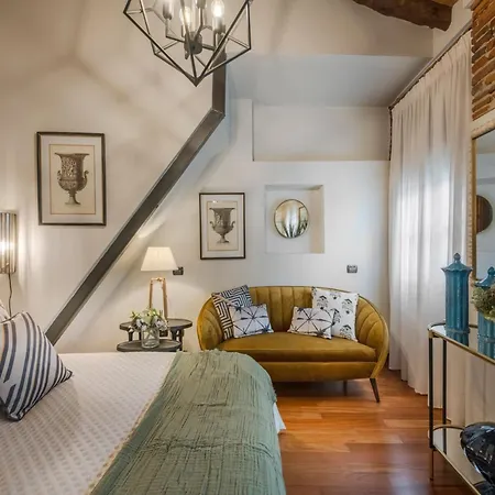 Tuscan Charm In The Heart Of Lucca Apartment Lucca